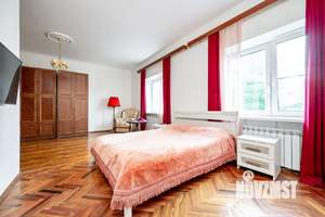 Дом 550м², 3-этажный, посуточно,