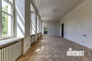 Дом 710м², 3-этажный, участок 11 сот.