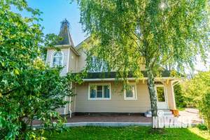 Дом 280м², 3-этажный, участок 15 сот.