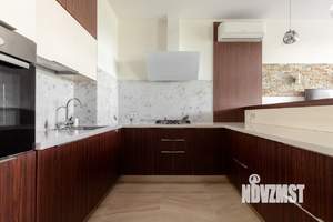 Таунхаус 190м², 3-этажный, участок 3 сот.