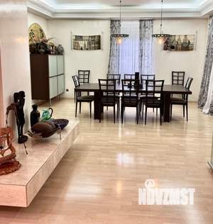 Таунхаус 500м², 3-этажный, участок 5 сот.