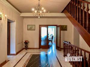 Коттедж 527м², 3-этажный, участок 27 сот.