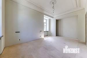 Дом 710м², 3-этажный, участок 11 сот.