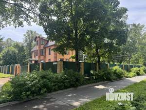 Дом 555м², 3-этажный, участок 15 сот.