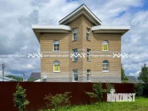 Дом 284м², 3-этажный, участок 8 сот.