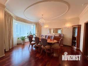 Коттедж 527м², 3-этажный, участок 27 сот.