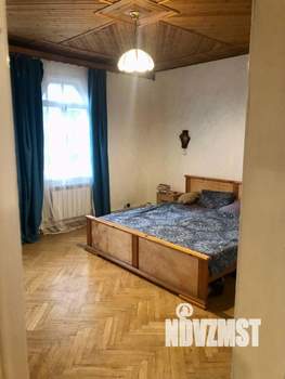 Дом 258м², 3-этажный, участок 10 сот.  