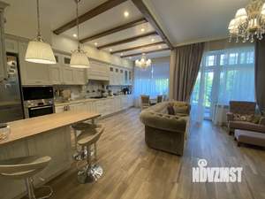 Таунхаус 186м², 3-этажный, участок 1 сот.  