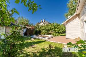 Дом 280м², 3-этажный, участок 15 сот.  