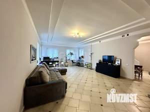 Дом 270м², 2-этажный, участок 12 сот.  