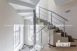 Дом 284м², 3-этажный, участок 8 сот.  