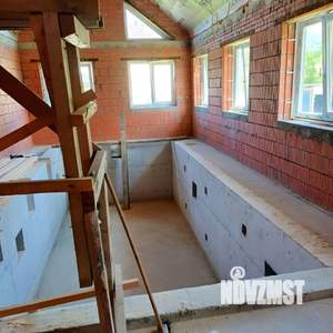 Коттедж 200м², 2-этажный, участок 10 сот.  