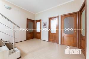 Дом 284м², 3-этажный, участок 8 сот.  
