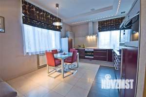 Таунхаус 326м², 4-этажный, участок 12 сот.  