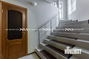 Дом 284м², 3-этажный, участок 8 сот.  
