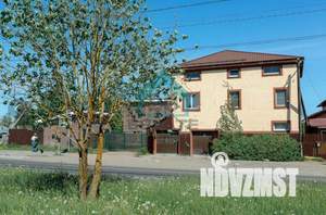 Коттедж 214м², 3-этажный, участок 4 сот.  