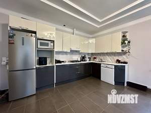 Дом 270м², 2-этажный, участок 12 сот.  