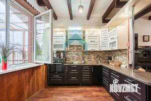 Коттедж 214м², 3-этажный, участок 4 сот.  