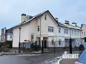 Таунхаус 130м&sup2;, 2-этажный, участок 1 сот.  