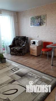 Студия квартира, посуточно, 36м2, 4/10 этаж