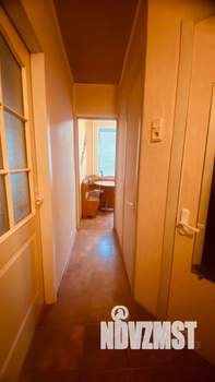 2-к квартира, вторичка, 43м2, 1/4 этаж