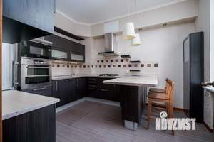 4-к квартира, вторичка, 102м2, 2/3 этаж