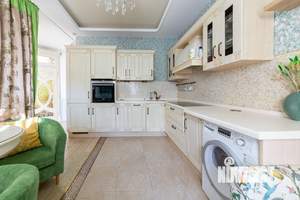 2-к квартира, вторичка, 65м2, 1/4 этаж