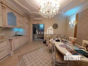 4-к квартира, вторичка, 144м2, 1/4 этаж