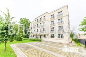 4-к квартира, вторичка, 154м2, 2/4 этаж