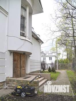 4-к квартира, вторичка, 218м2, 1/2 этаж