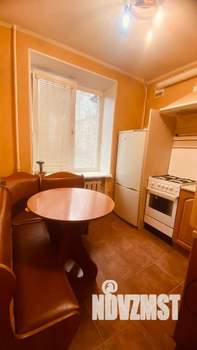 2-к квартира, вторичка, 43м2, 1/4 этаж