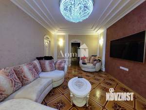 4-к квартира, вторичка, 144м2, 1/4 этаж