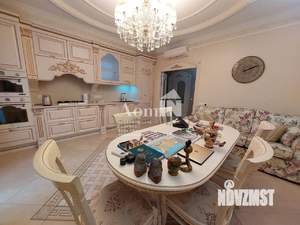 4-к квартира, вторичка, 144м2, 1/4 этаж
