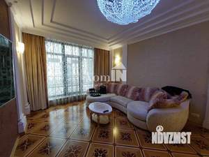 4-к квартира, вторичка, 144м2, 1/4 этаж