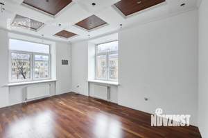 4-к квартира, вторичка, 144м2, 2/4 этаж